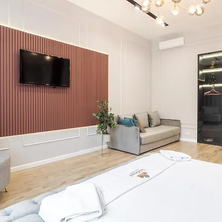 Apartment Leogrand On Leontovicha 17 *