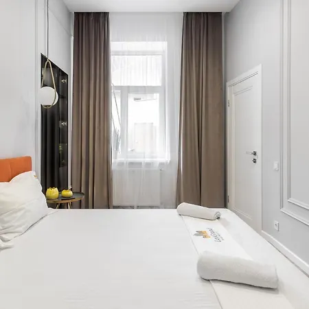 Leogrand On Leontovicha 17 Apartment