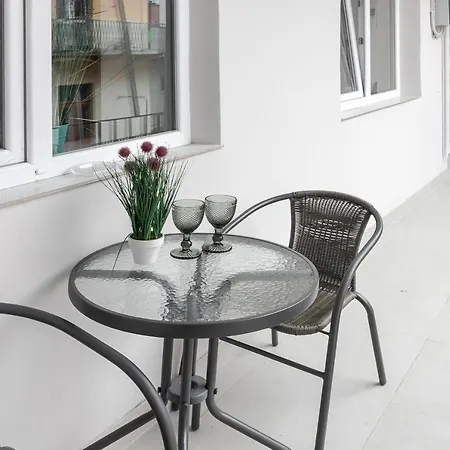 Apartment Leogrand On Leontovicha 17 *
